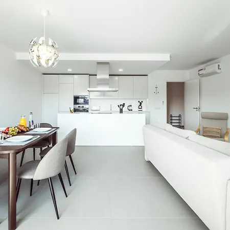 Appartement Dream - Pool, Balcony & Bbq