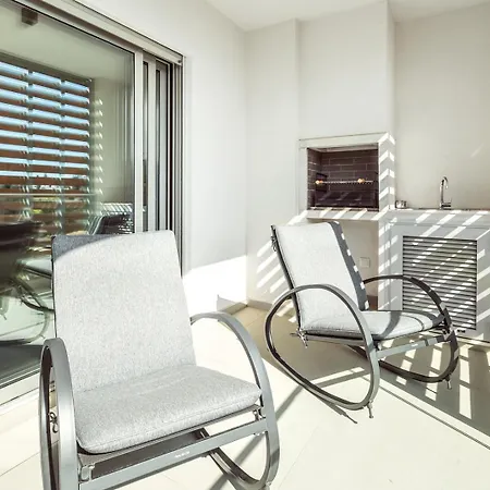 Dream - Pool, Balcony & Bbq *