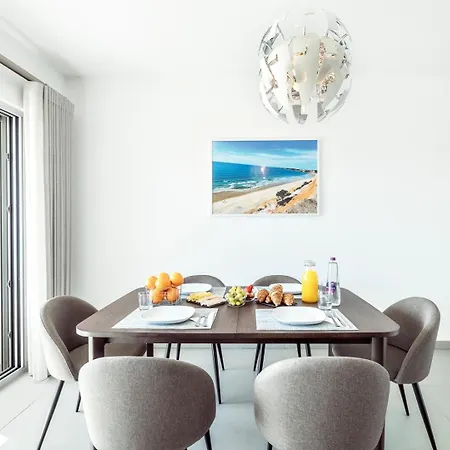 Appartement Dream - Pool, Balcony & Bbq